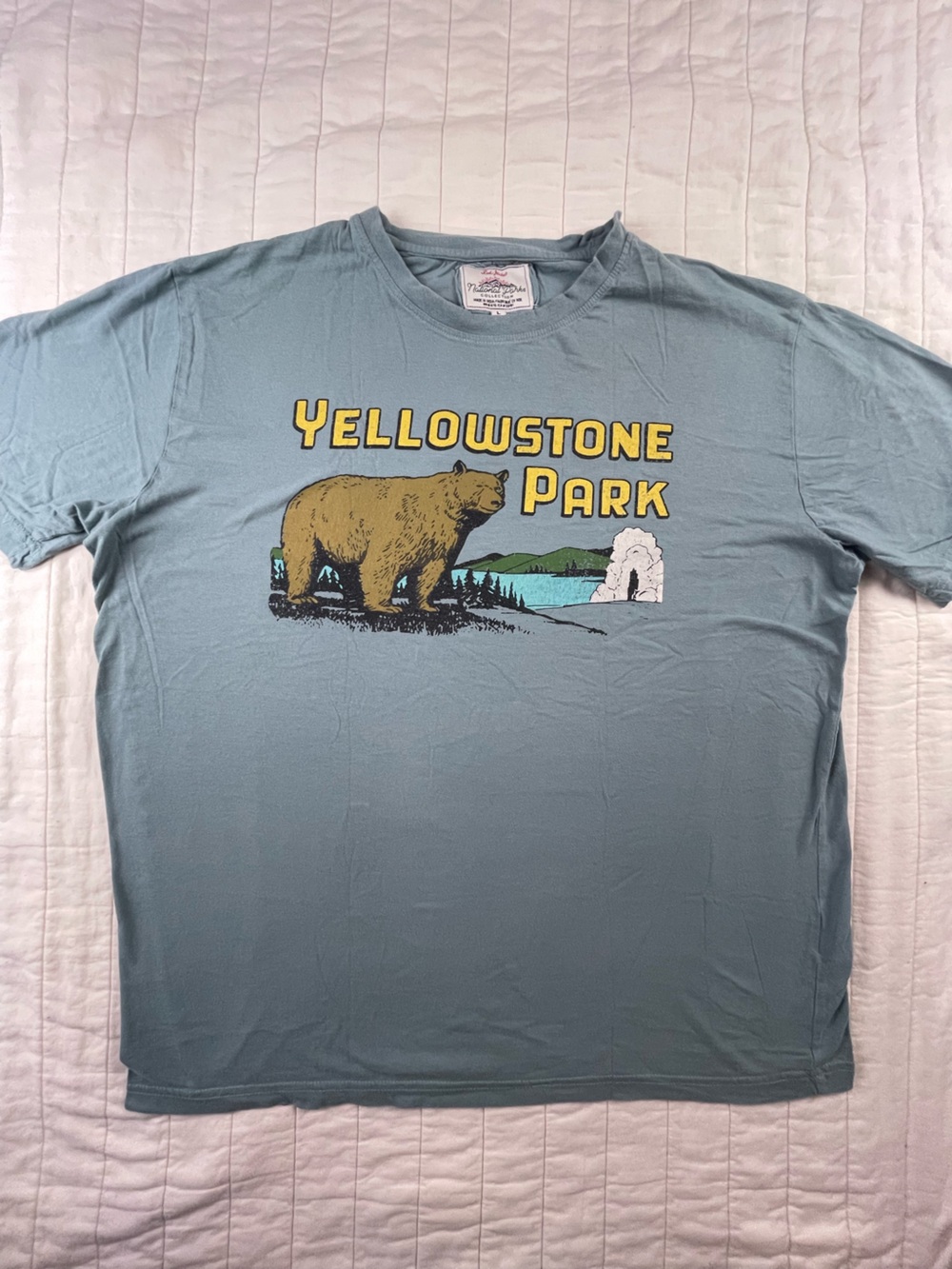 Yellowstone Park Tee in Light Blue with Bear Graphic relaxed fit Large